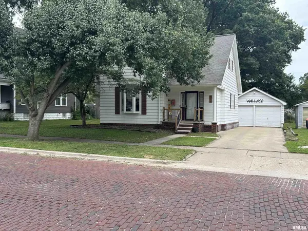 416 S WEBSTER ST, Taylorville, IL 62568