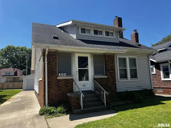 800 W MEADOWS PL, Peoria, IL 61604