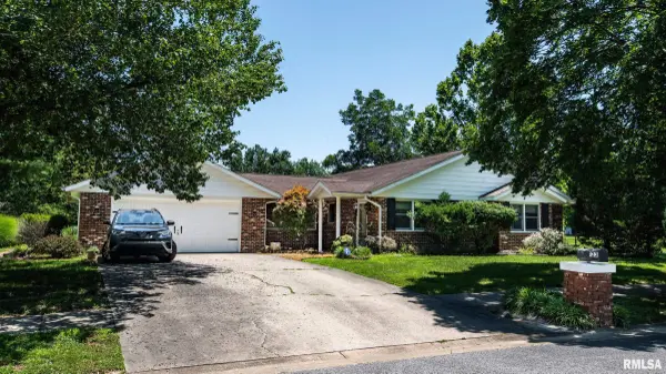 123 S Violet LN, Carbondale, IL 62901