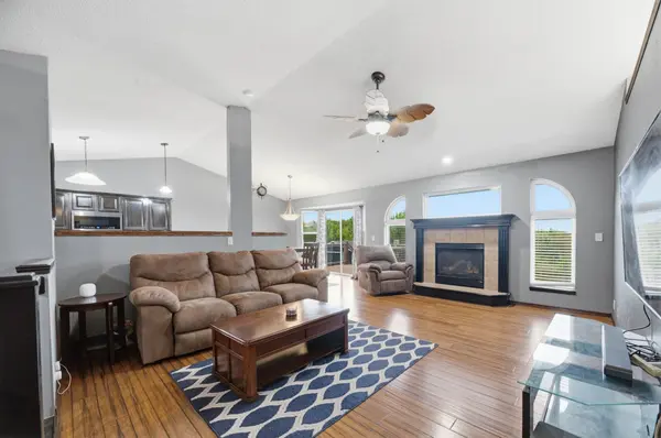 715 E Rolling View Dr, Park City, KS 67147