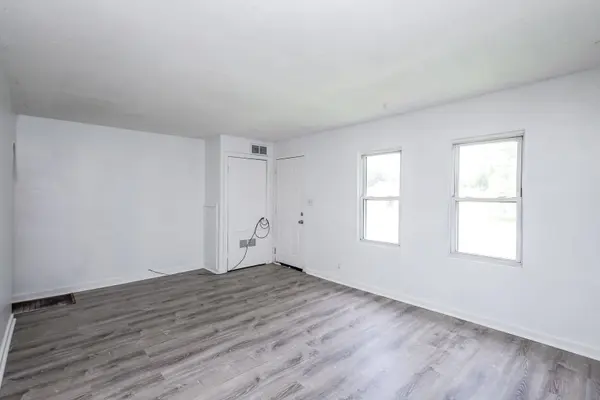 1738 N Poplar, Wichita, KS 67214
