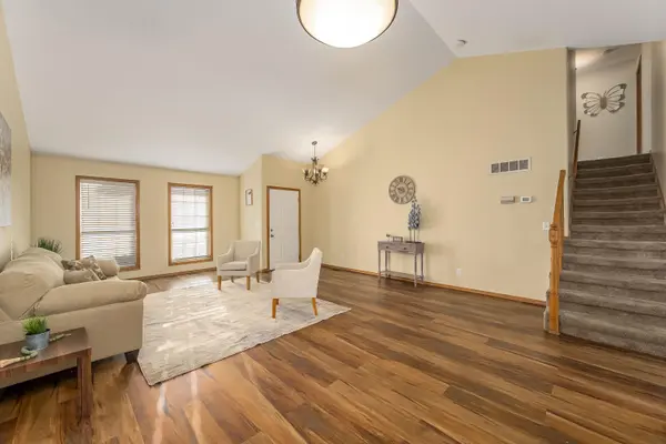 2438 S Cypress St, Wichita, KS 67210-2450