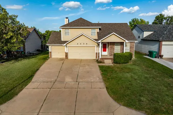 2438 S Cypress St, Wichita, KS 67210-2450