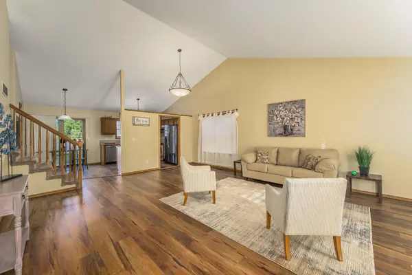2438 S Cypress St, Wichita, KS 67210-2450