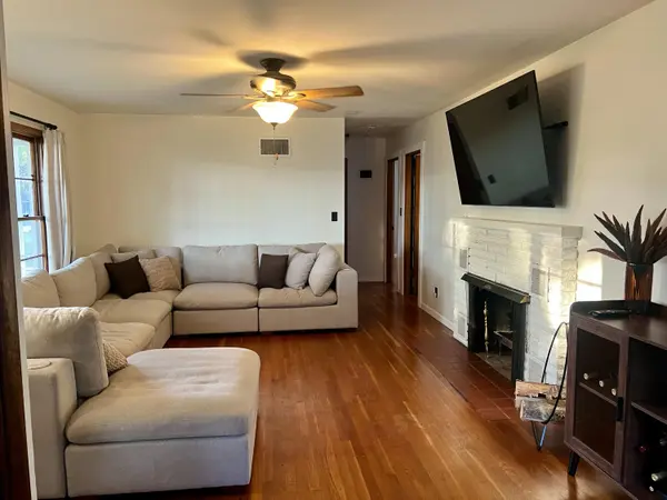 1417 S Kentwood AVE, Springfield, MO 65804