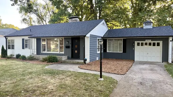 1417 S Kentwood AVE, Springfield, MO 65804