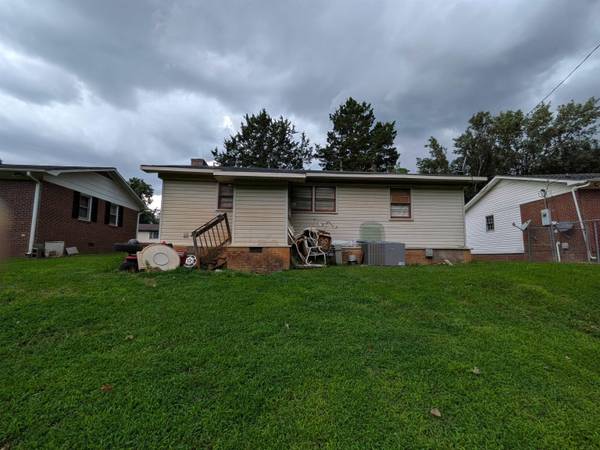 121 Lincoln DR, Spartanburg, SC 29306