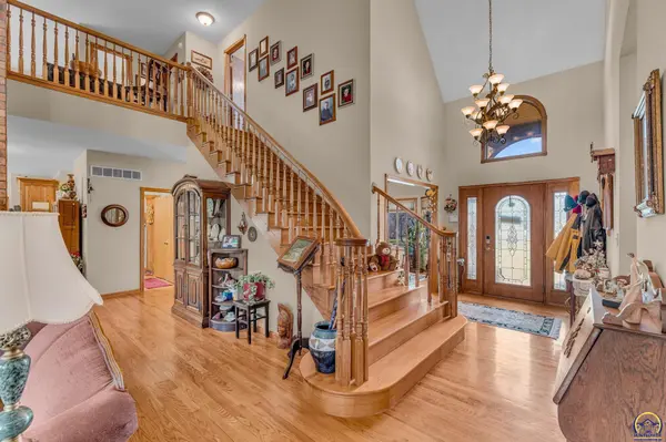 10125 Saddle Creek DR, Harveyville, KS 66431