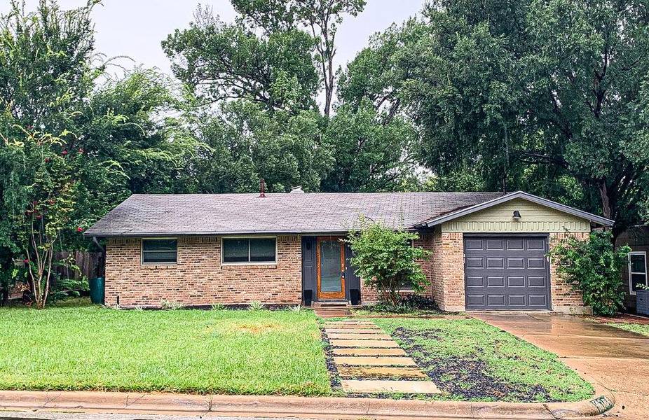 2704 Nottingham LN, Austin, TX 78704