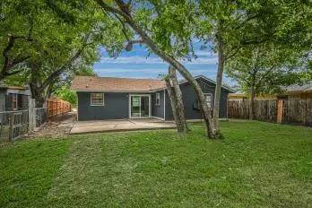 403 Edmond ST, Taylor, TX 76574