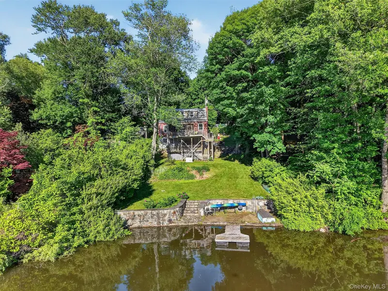 51 Lake DR, Lake Peekskill, NY 10537