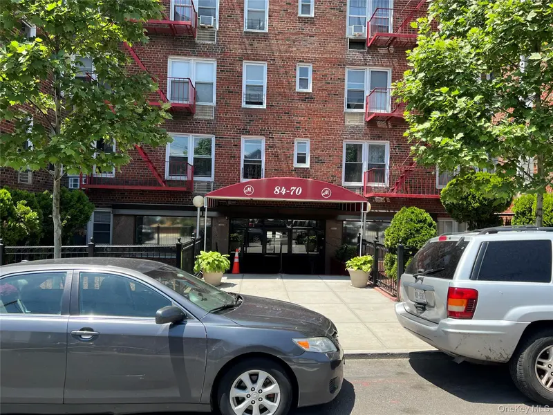 84-70 129th ST #5B, Kew Gardens, NY 11415