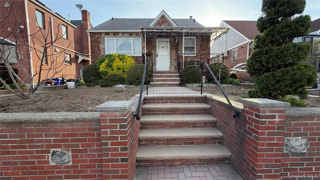 50-27 192nd ST, Fresh Meadows, NY 11365