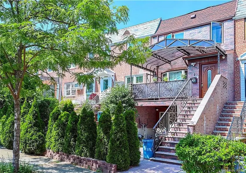 150-55 77th AVE, Kew Garden Hills, NY 11367