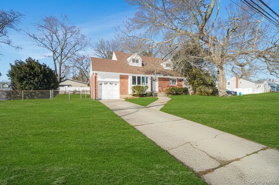 182 W 17th ST, Deer Park, NY 11729