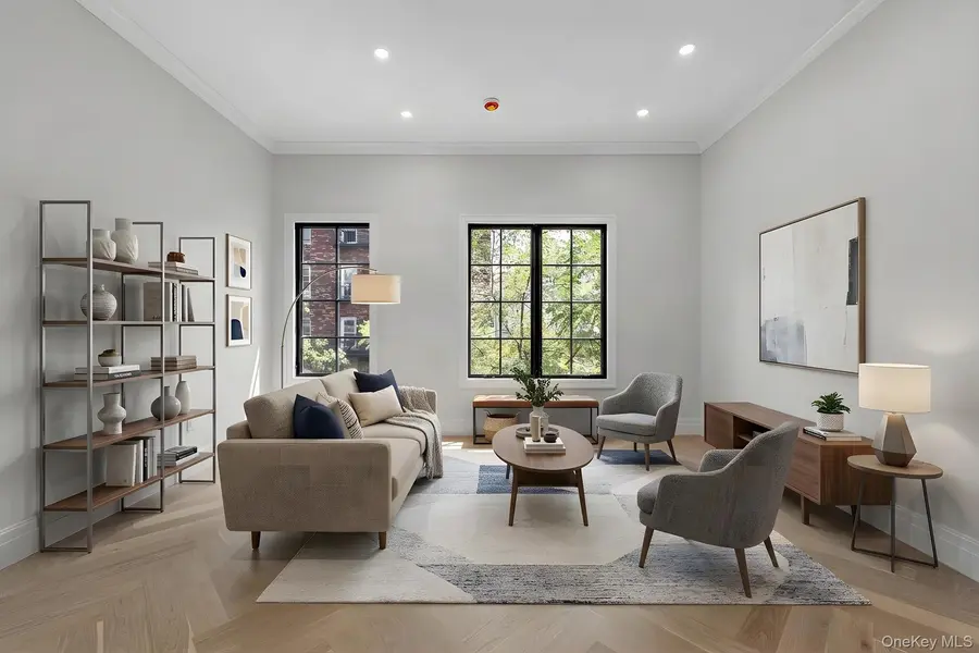 3722 27th ST, Long Island City, NY 11101