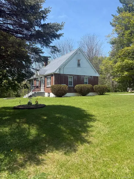 81 Kisor RD, Highland, NY 12528