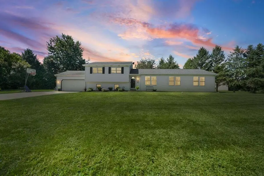 376 Nathan TER, Valparaiso, IN 46383