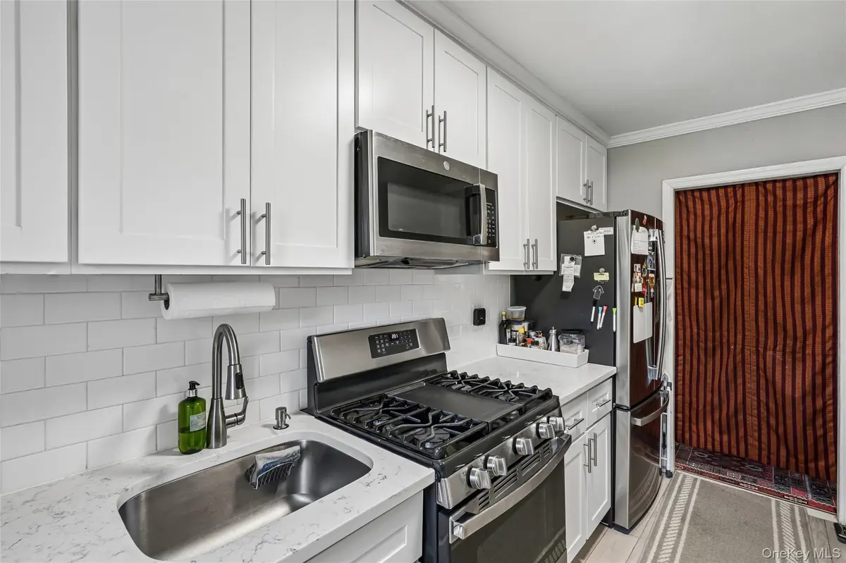 76-10 34th AVE #3H, Jackson Heights, NY 11372