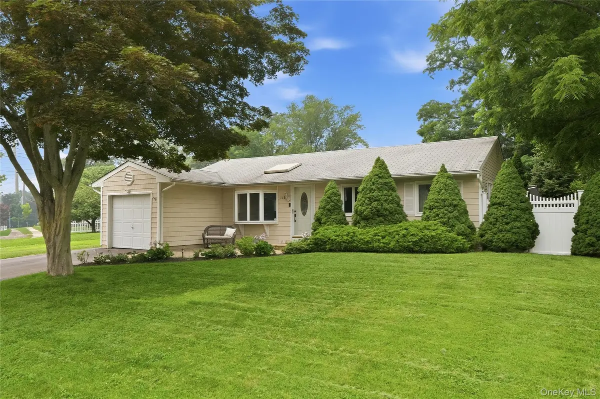 115 Argyle AVE, Selden, NY 11784