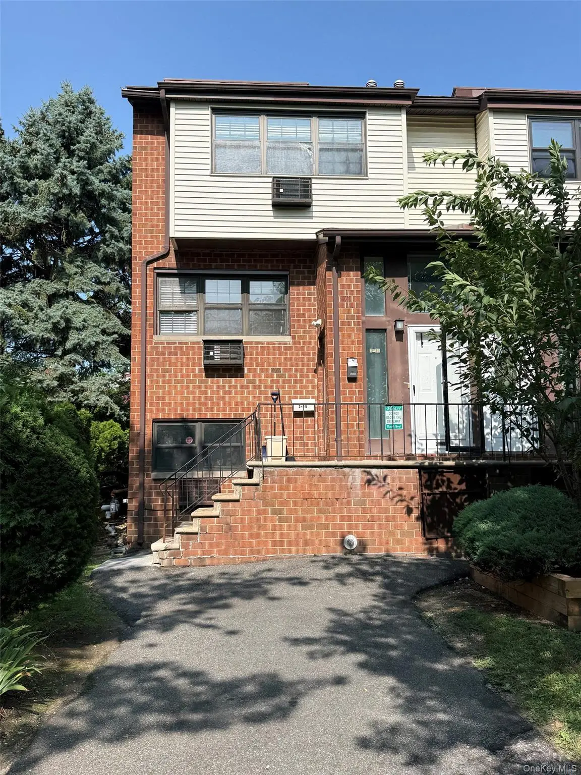 316 121st ST #72A, College Point, NY 11356