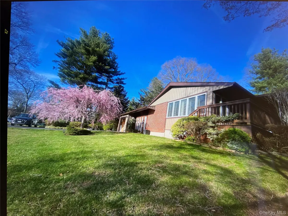 271 Terry RD, Smithtown, NY 11787