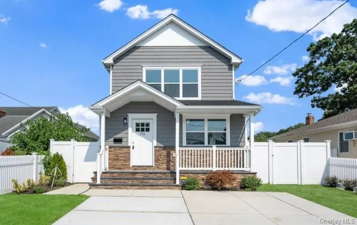 710 Franklin AVE, Massapequa, NY 11758