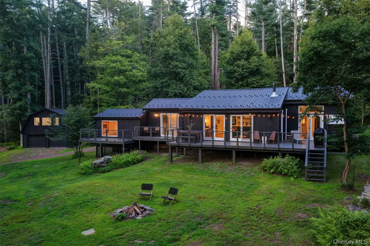 151 Hankins RD, Narrowsburg, NY 12764