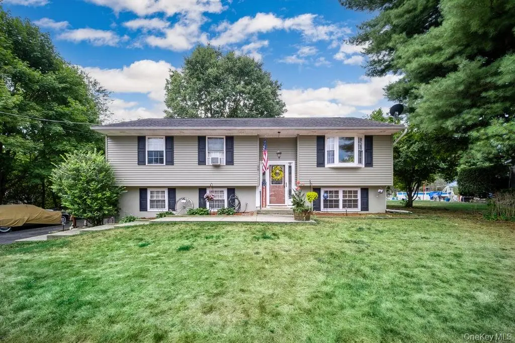 56 Riina RD, Wurtsboro, NY 12790