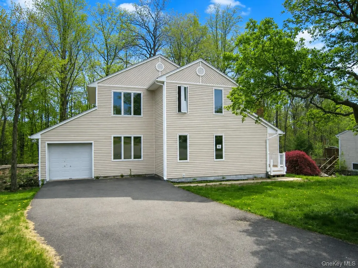 8 Friend CT, Congers, NY 10920