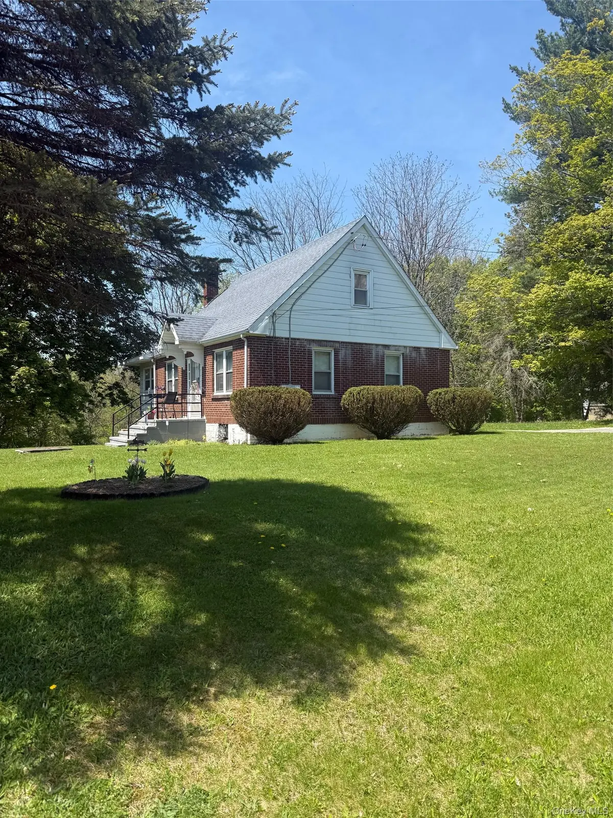81 Kisor RD, Highland, NY 12528