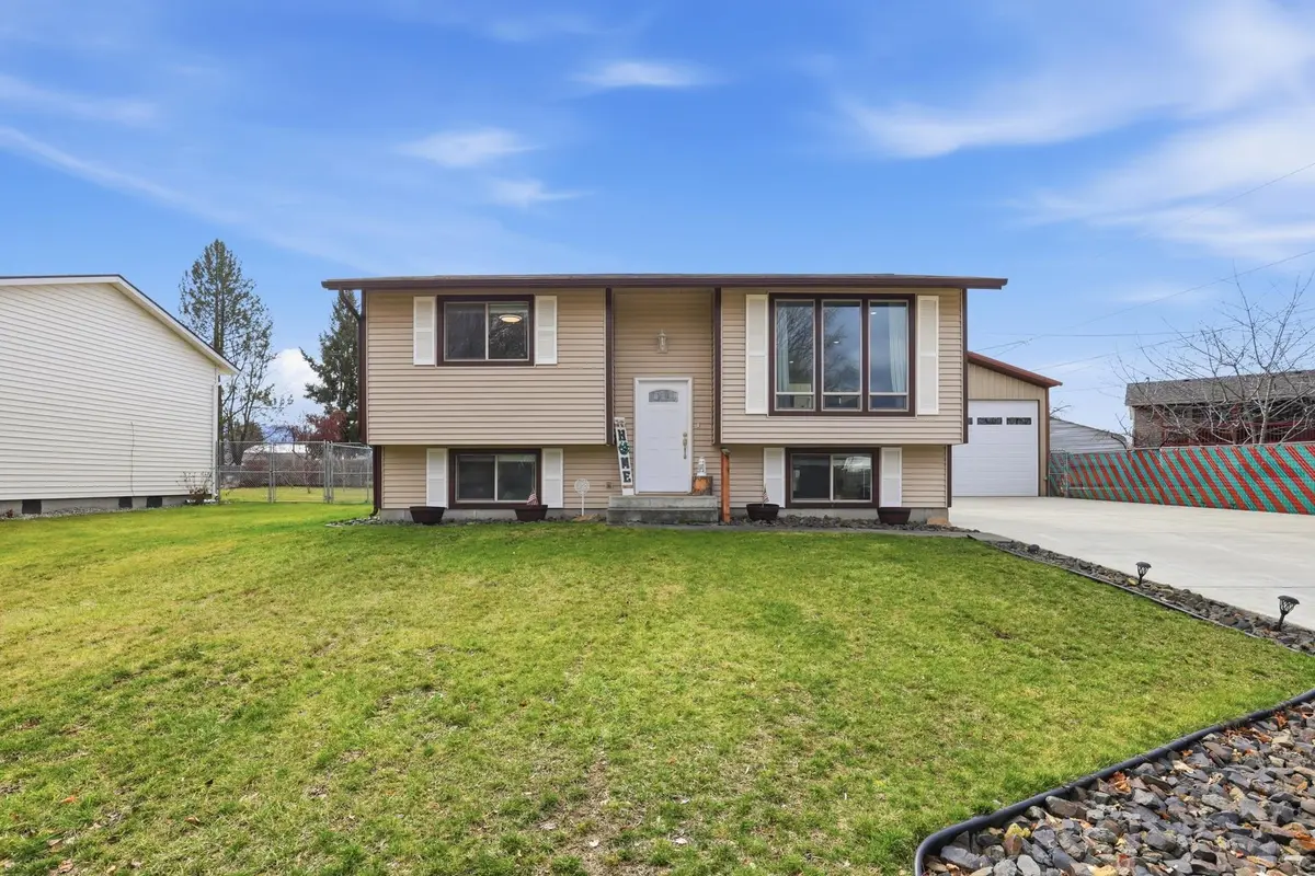 18104 E Maxwell Ave, Spokane Valley, WA 99016