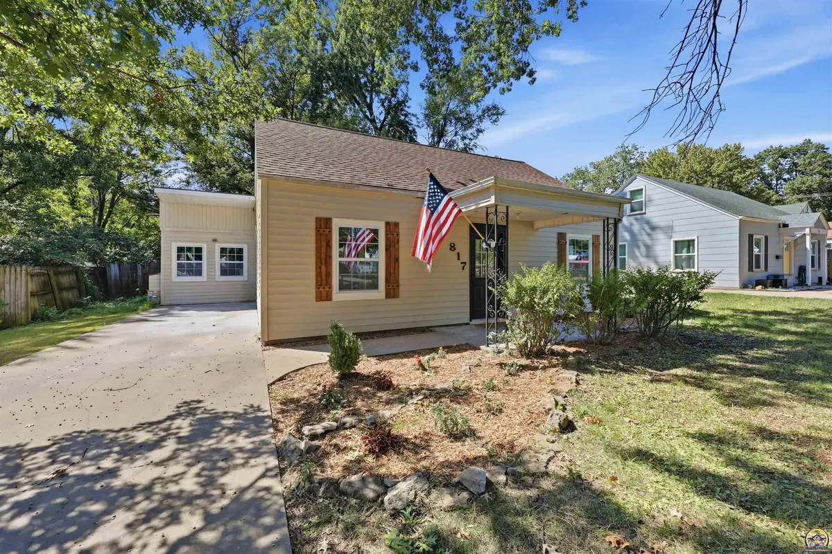 817 SW Oakley AVE, Topeka, KS 66606