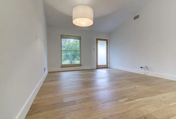 2704 Nottingham LN, Austin, TX 78704