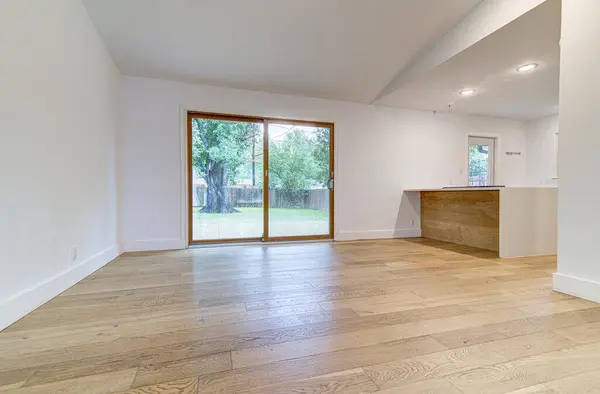 2704 Nottingham LN, Austin, TX 78704