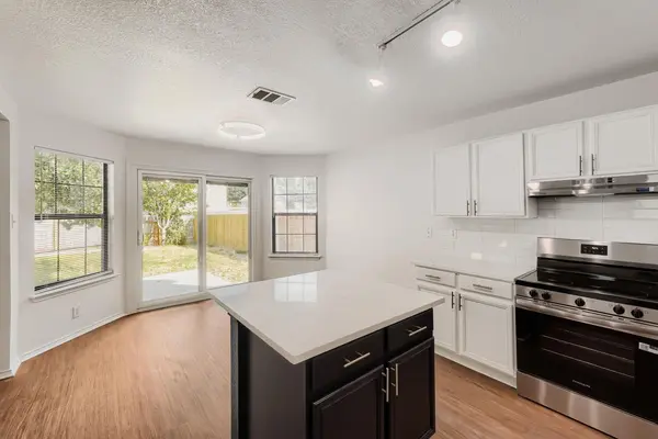216 Capistrano DR, San Marcos, TX 78666