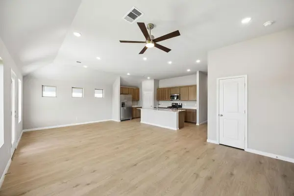 108 Melrose ST, Hutto, TX 78634