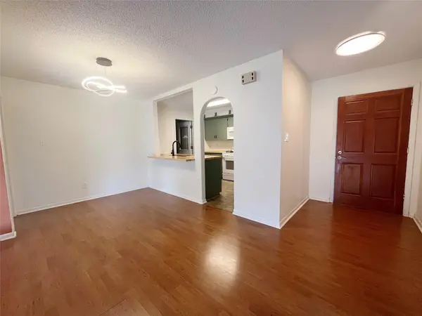 8702 Dawnridge CIR, Austin, TX 78757