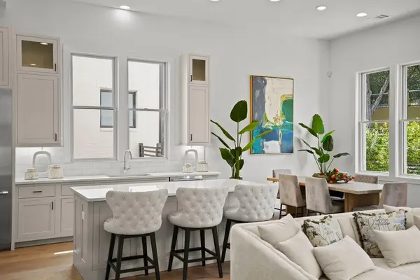 1719 Spyglass DR #16, Austin, TX 78746