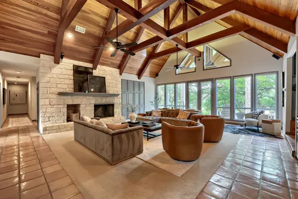 222 Winn Valley DR, Wimberley, TX 78676
