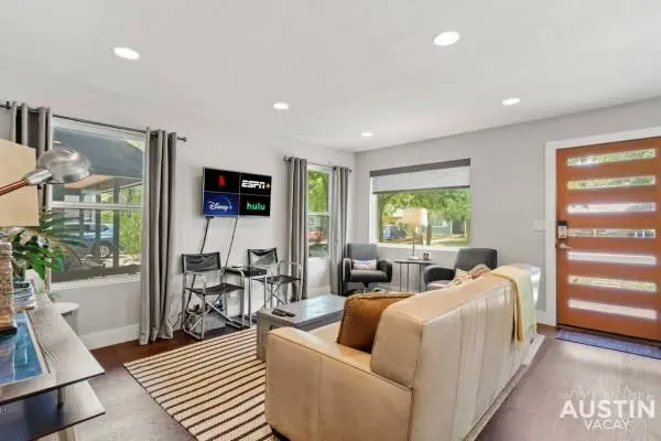 3013 E 16th ST, Austin, TX 78702