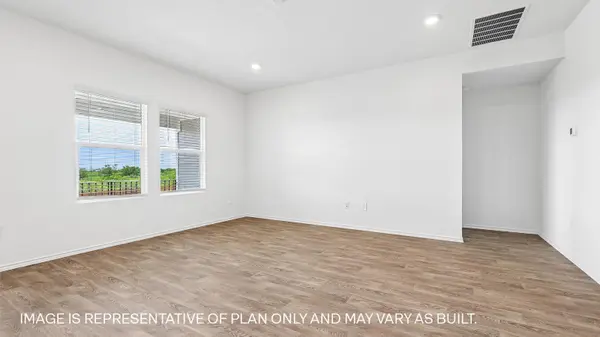 490 Gilmer LN, Buda, TX 78610