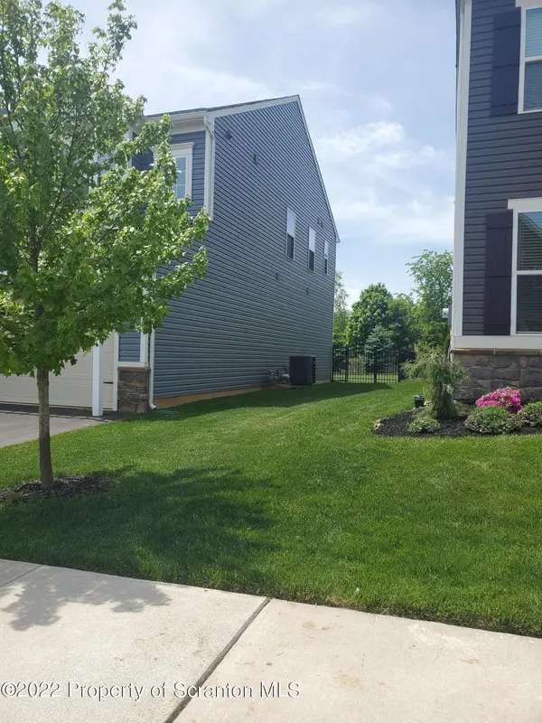 2157 Emanuel CT, Easton, PA 18045