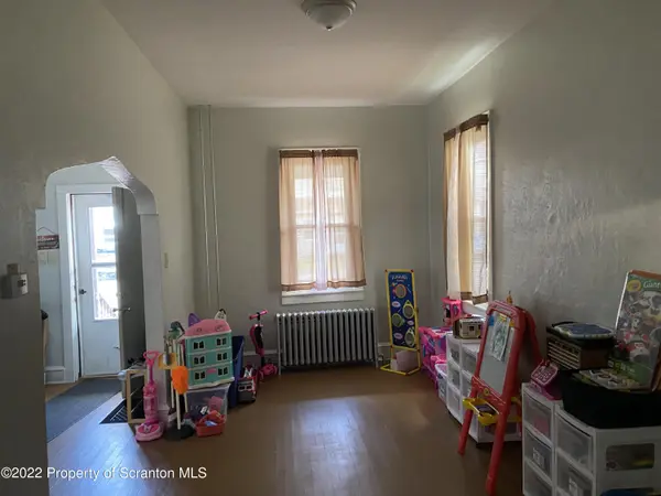 6 E Market ST, Sheppton, PA 18248