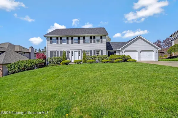 105 Squirrel RUN,  Clarks Green,  PA 18411