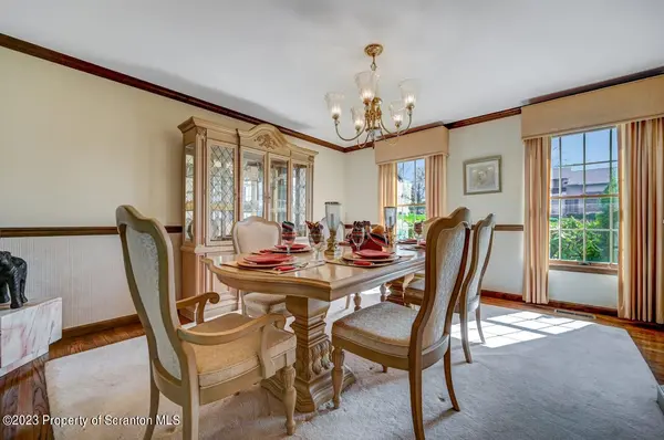 105 Squirrel RUN, Clarks Green, PA 18411