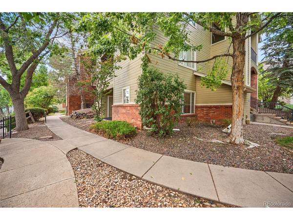 8400 S Upham #F22, Littleton, CO 80128