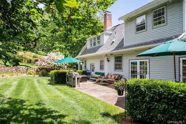 34-36 E Lake Stable RD, Tuxedo Park, NY 10987