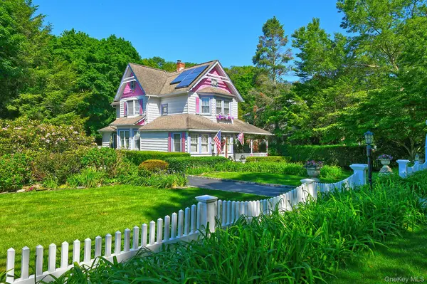277 Vernon Valley RD, Northport, NY 11768