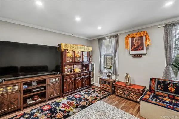 76-10 34th AVE #3H, Jackson Heights, NY 11372